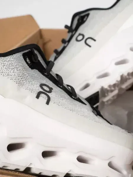 Sepatu On Running Cloudtilt Black Ivory White Black Authentic Sneakers